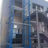 河南順興中原起重機械有限公司導軌貨梯