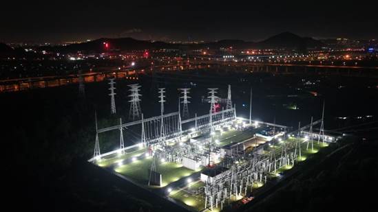 6月30日，我省第52座超高壓變電站500千伏甬港變在寧波投產。 (2)