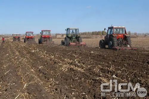 應注重技術創新、產品升級和用戶需求滿足