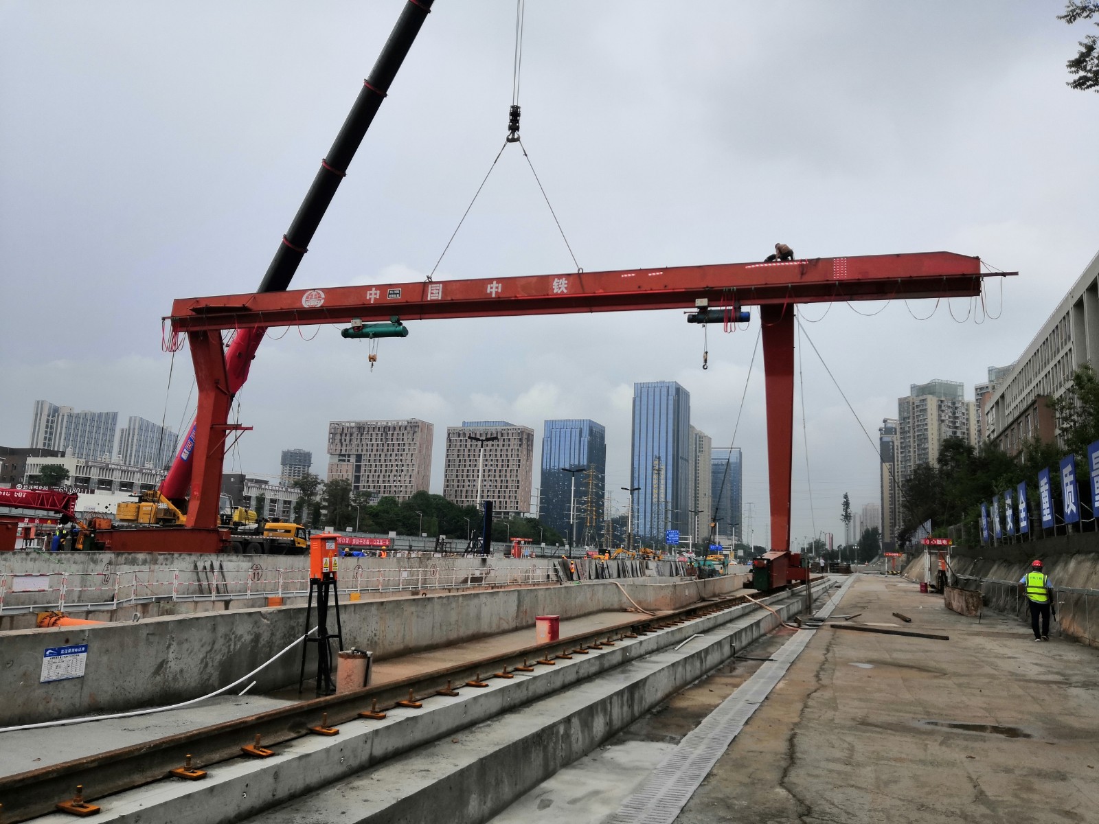 地鐵龍門吊搬遷 安裝 改造