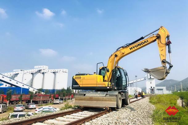 圖為郭神專用線工程車輛作業現場