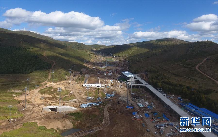 （體育·圖文互動）（1）冬奧會張家口賽區：國家冬季兩項中心和國家越野滑雪中心完工