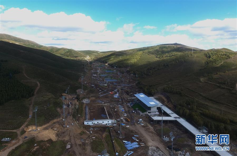 （體育·圖文互動）（2）冬奧會張家口賽區：國家冬季兩項中心和國家越野滑雪中心完工